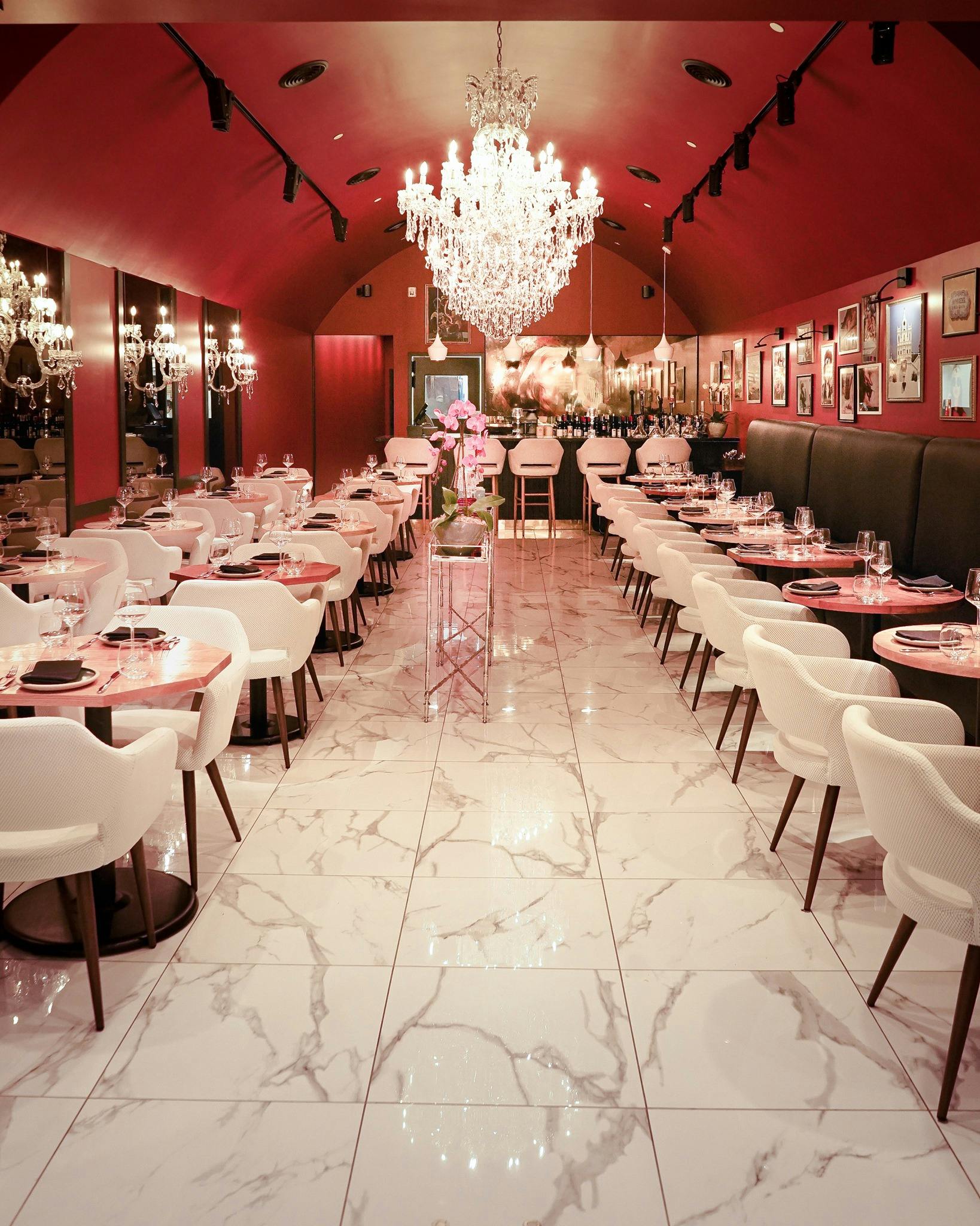 Beautiful Classic Restaurant in Toronto