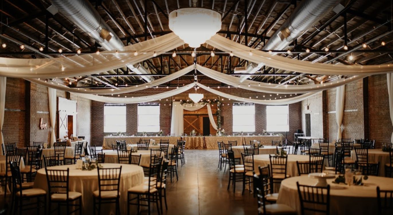 Rustic Event Space In Wichita | Planned